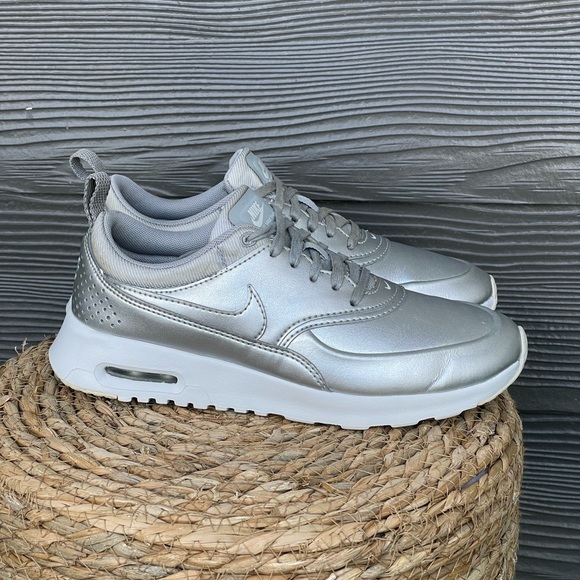 Nike Air Max Thea “Metallic Platinum” - Picture 2 of 7
